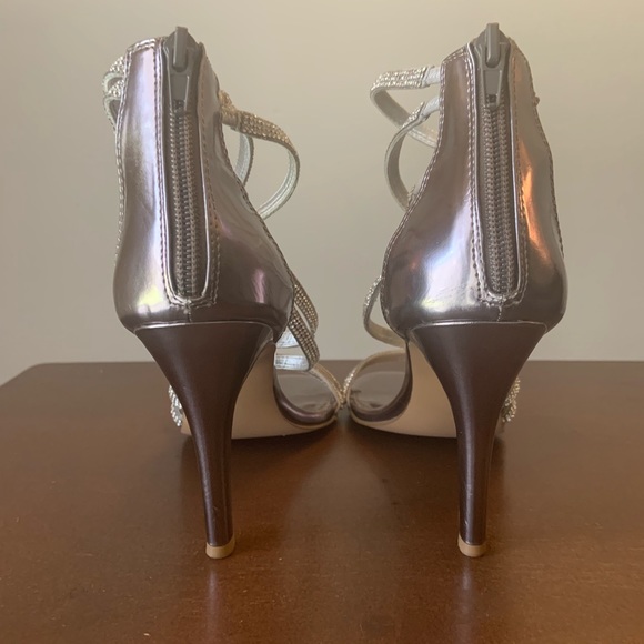 Madden Girl By Steve Madden Ankle Strap Sandel - Picture 4 of 5